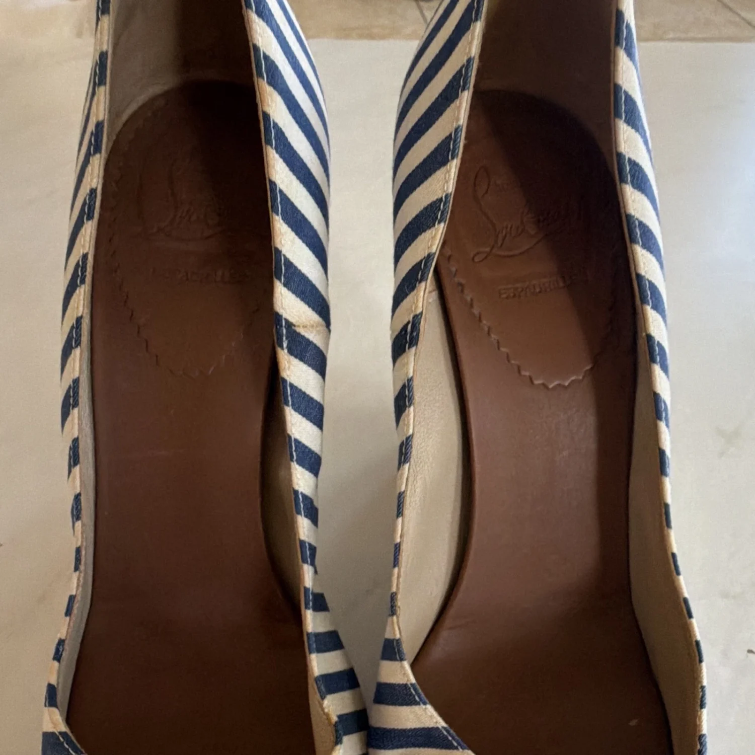 Christian Louboutin 女式蓝色白色帆布条纹露趾楔形 US 7.5-