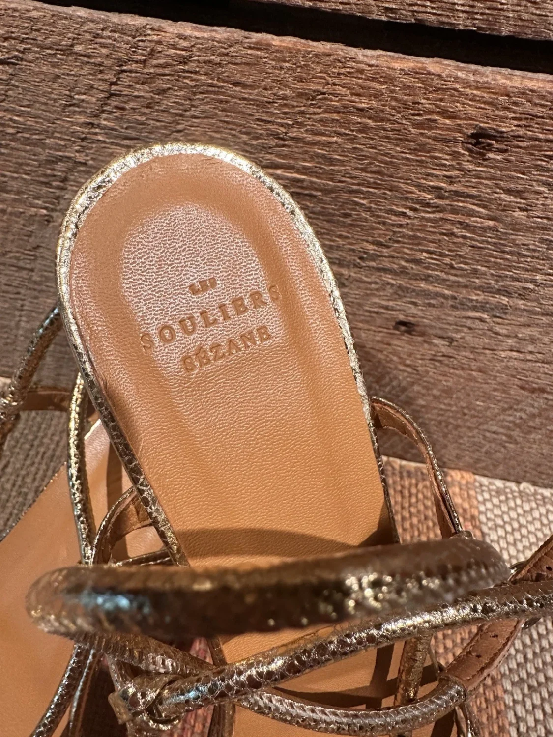 Sezane Gloria 平滑金色高跟鞋凉鞋女式 9 码-
