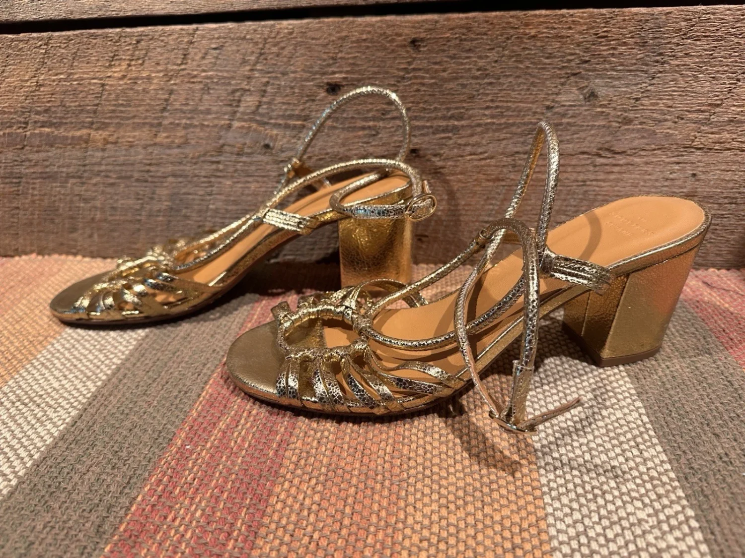 Sezane Gloria 平滑金色高跟鞋凉鞋女式 9 码-