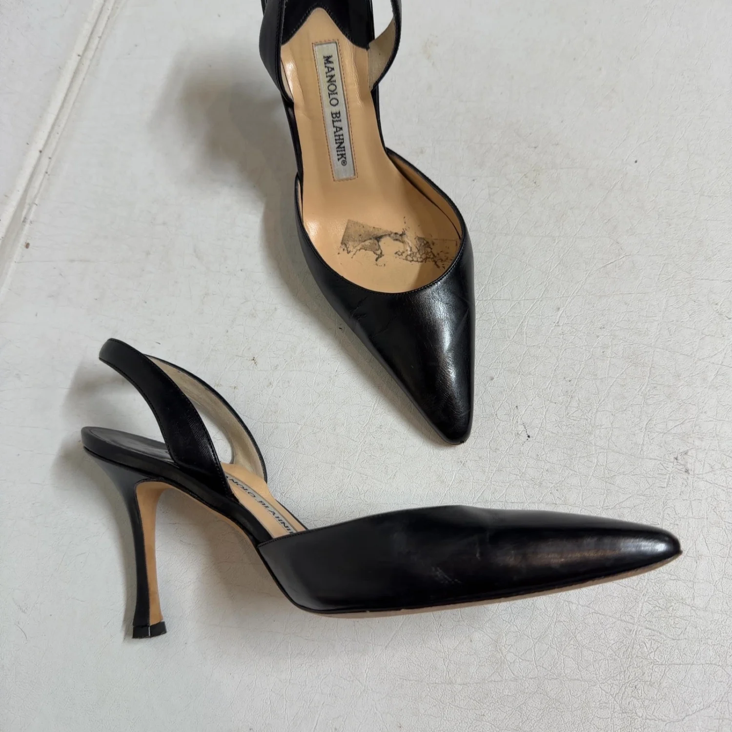 MANOLO BLAHNIK 黑色皮革露背尖头高跟鞋 意大利 尺寸 36-