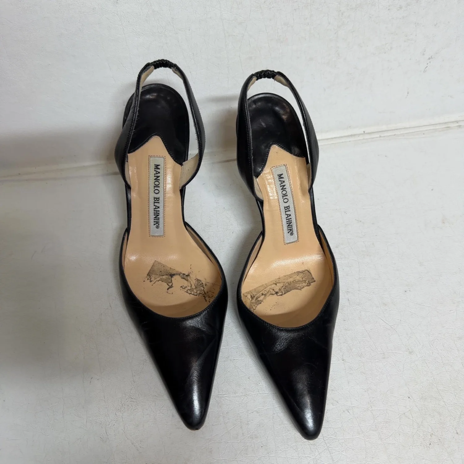 MANOLO BLAHNIK 黑色皮革露背尖头高跟鞋 意大利 尺寸 36-