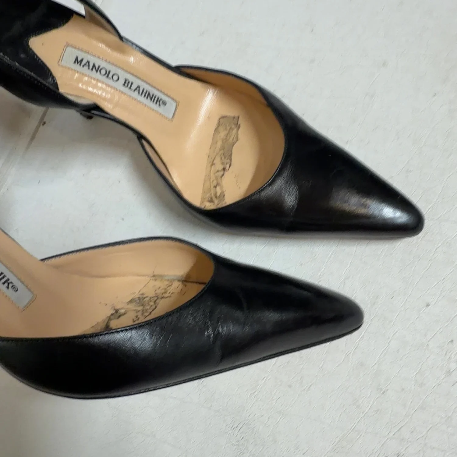 MANOLO BLAHNIK 黑色皮革露背尖头高跟鞋 意大利 尺寸 36-