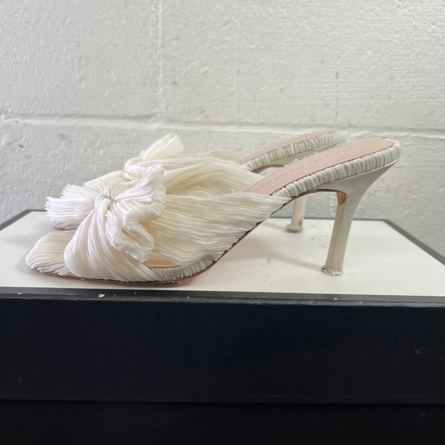 Loeffler Randall Penny 白色结褶蝴蝶结高跟鞋凉鞋女式 8.5 码-