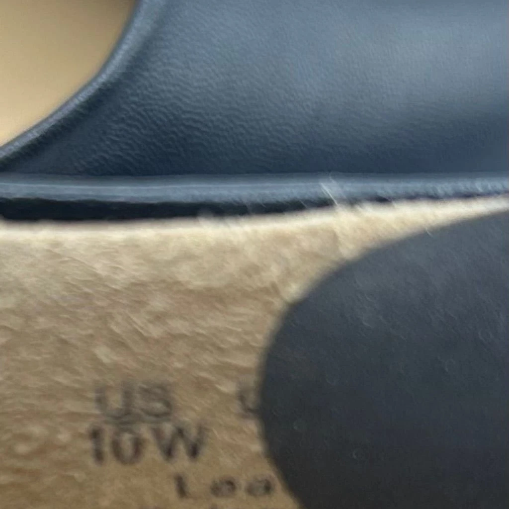Naturalizer 黑色皮革尖头中跟高跟鞋 10W 码-