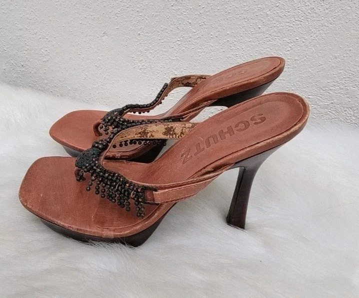 Schutz 大浅盘镶嵌高跟鞋凉鞋棕色 Wmns 尺寸 6B-