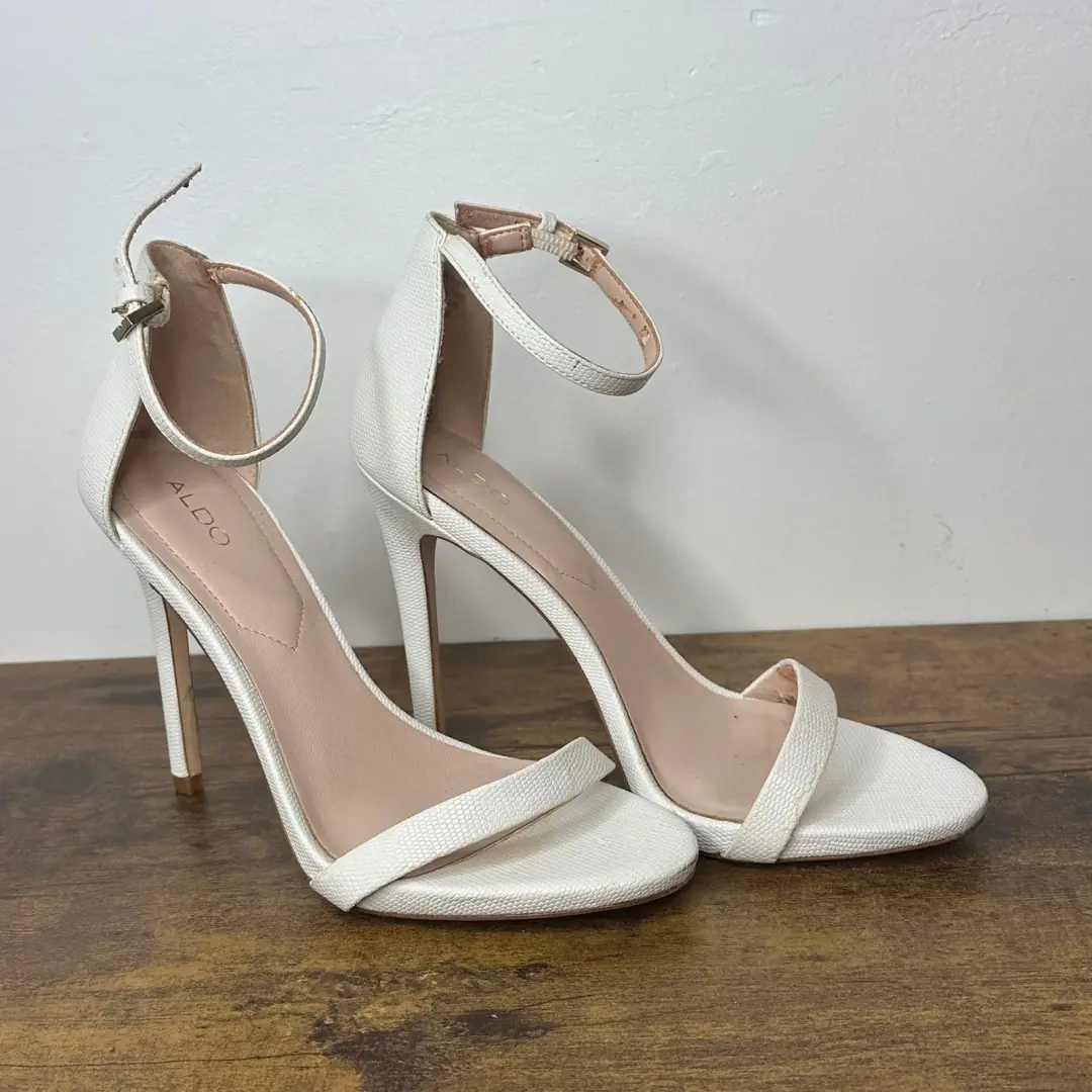 ALDO 白色蛇纹压花踝带细高跟鞋女式 8.5 码-