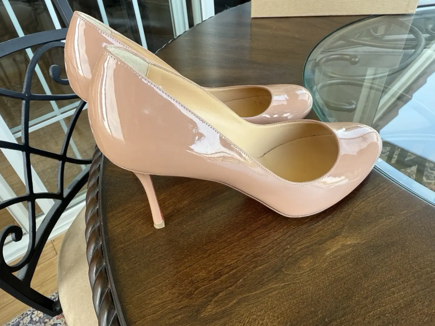 Christian Louboutin 高跟鞋 10 码 US 40 Eu -
