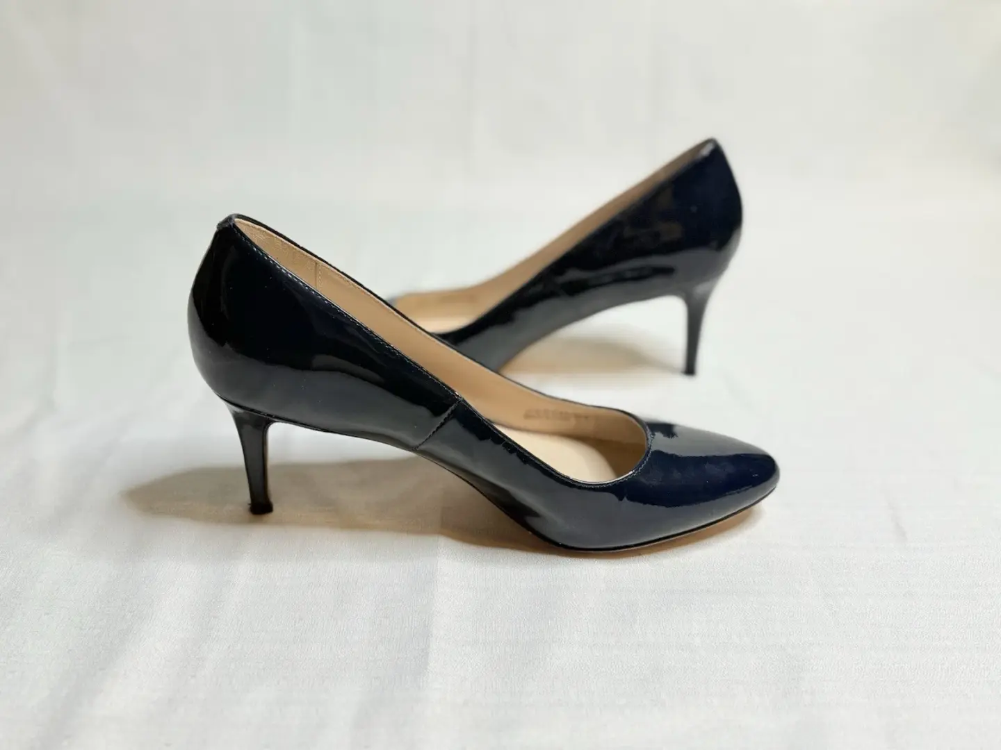 Cole Haan 黑色蓝色漆皮高跟鞋女式杏仁鞋头 6 1/2B 鞋跟-