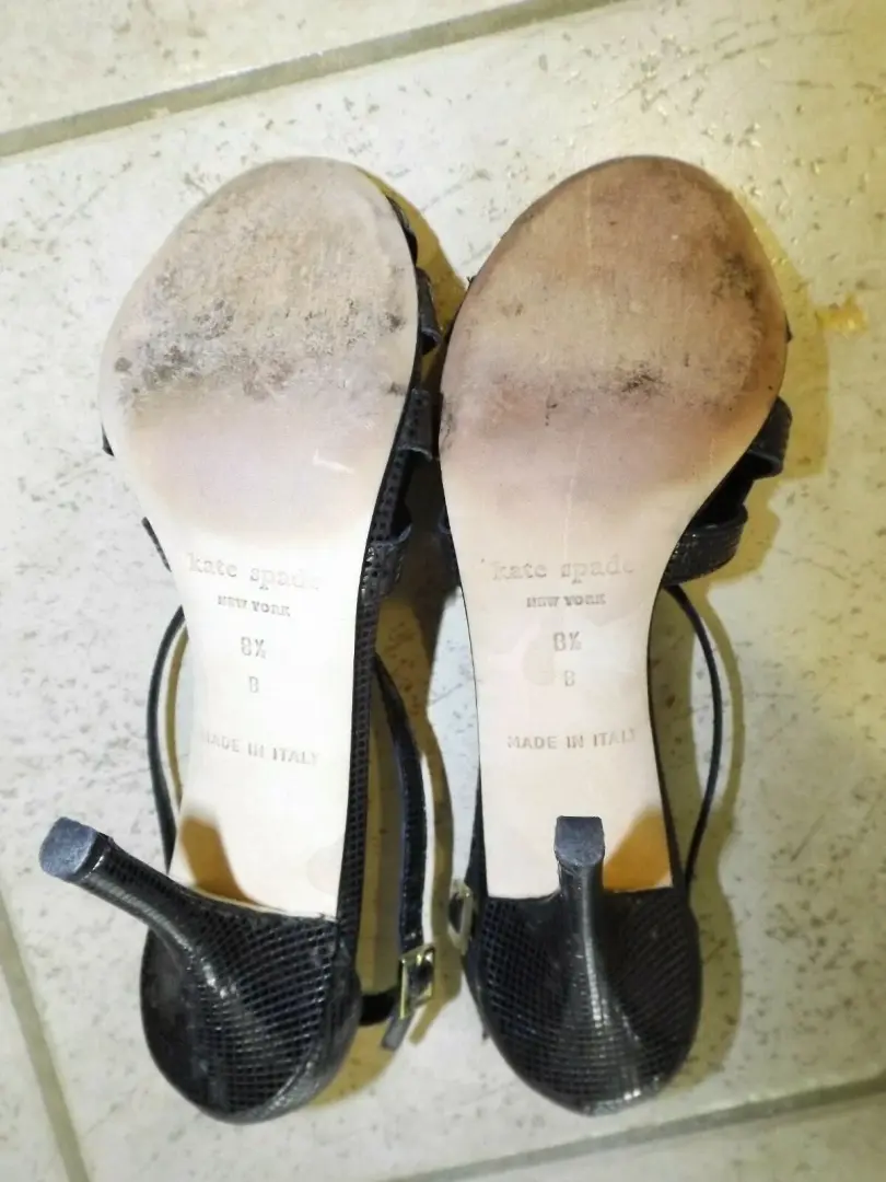 Kate Spade 8.5B 黑色蛇皮意大利制造绑带高跟鞋 3.8 英寸鞋跟 -