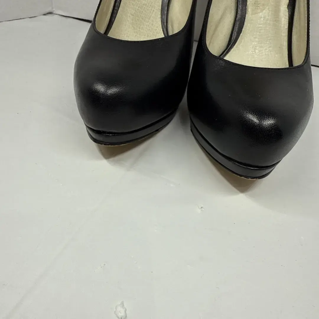 Michael Kors 皮革 6.5 黑色 Hamilton Platform Pump 细高跟鞋。-