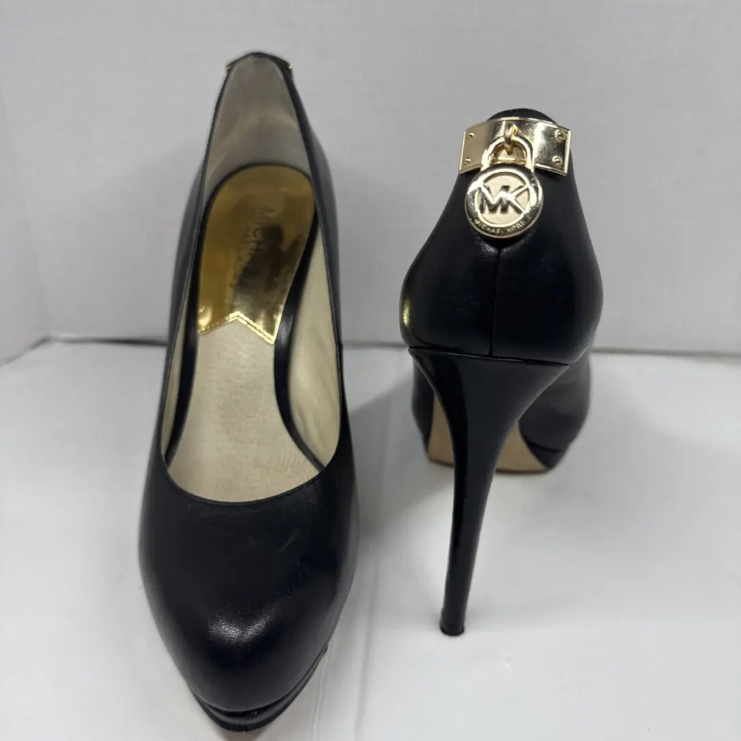 Michael Kors 皮革 6.5 黑色 Hamilton Platform Pump 细高跟鞋。-