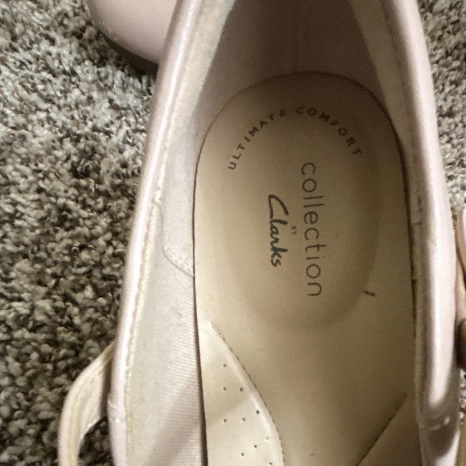 Clarks 女式粉色漆皮 Mary Jane 坡跟高跟鞋扣带 8-