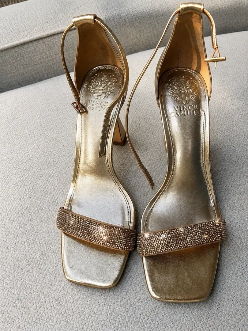 Vince Camuto 金色水钻高跟鞋绑带凉鞋金属色 Glam 尺码 8.5M-