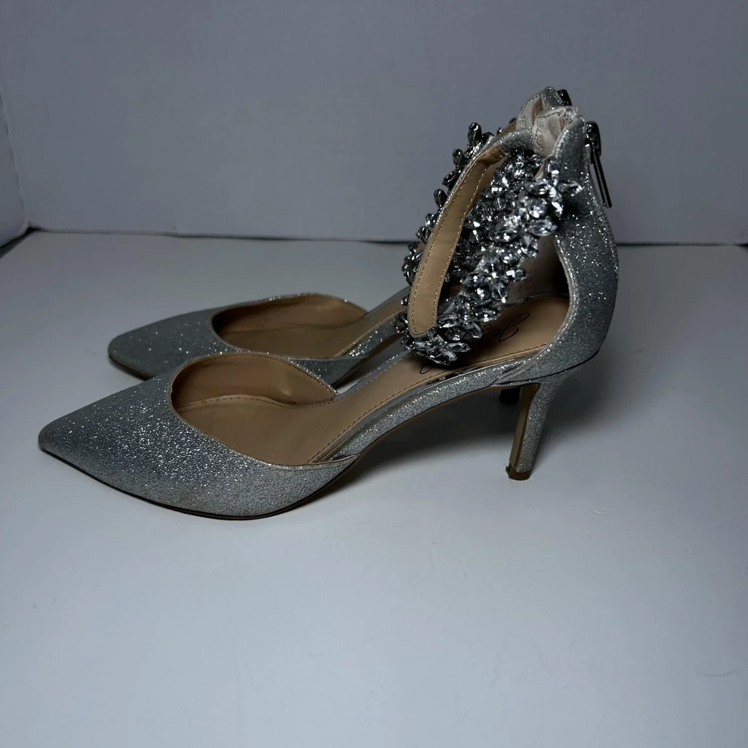Jewel Badgley Mischka 鞋女式 5 码银色闪光水钻踝带-