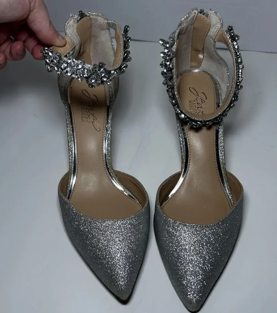 Jewel Badgley Mischka 鞋女式 5 码银色闪光水钻踝带-