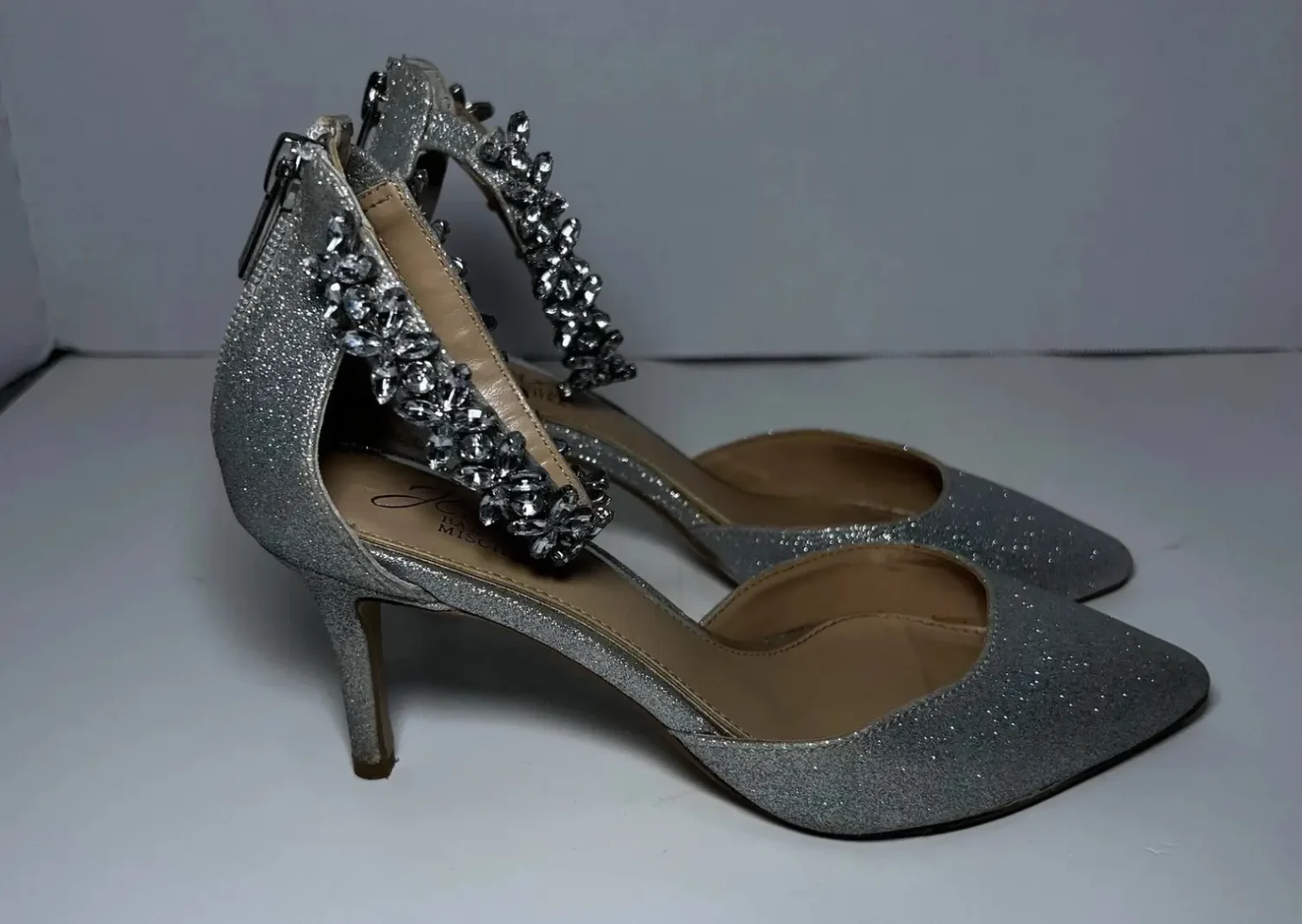 Jewel Badgley Mischka 鞋女式 5 码银色闪光水钻踝带-