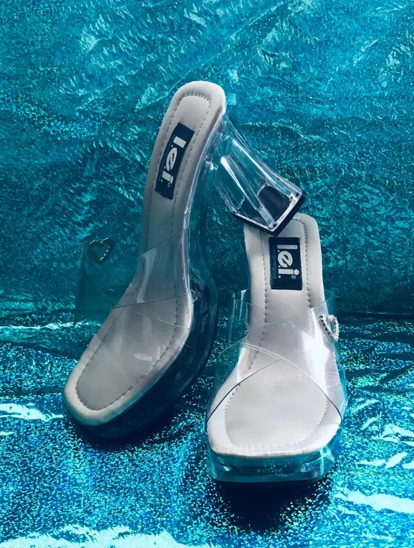 L.E.I. LOVELEE 1 ~ 透明 Chunky 4 英寸 HEELS。 {尺寸 8),-
