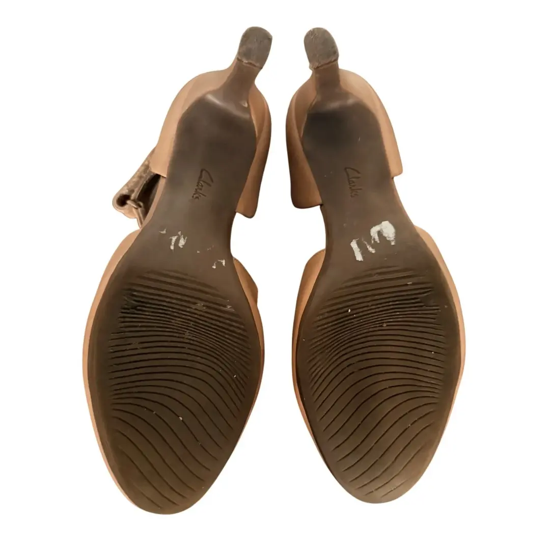Clarks Collection 女式棕褐色皮革交叉带粗跟玛丽珍鞋-