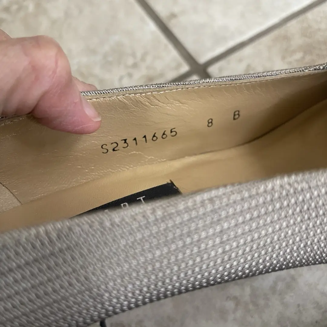 Stuart Weitzman 女式缎面方头高跟鞋高跟鞋灰色 8B 码二手 2x-