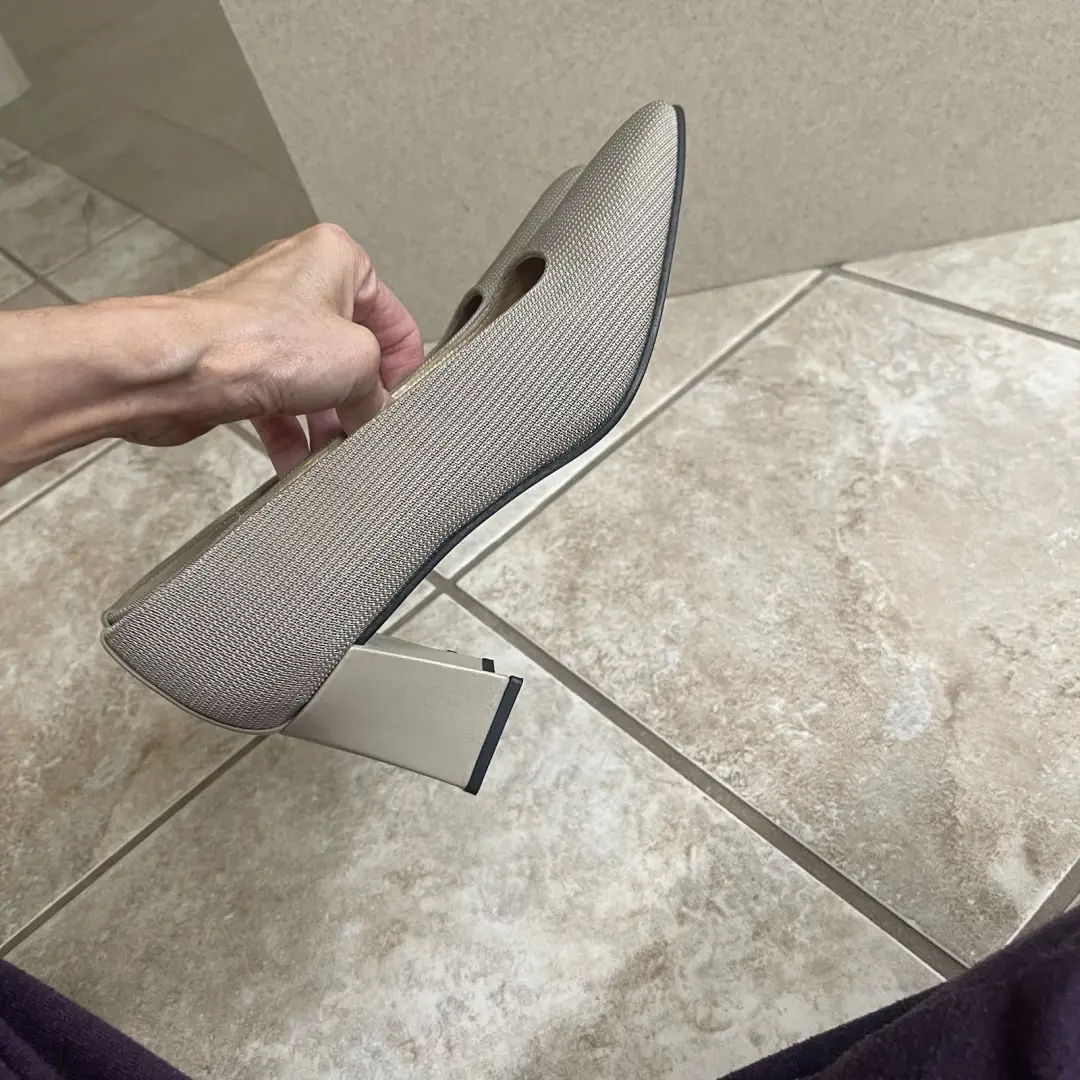 Stuart Weitzman 女式缎面方头高跟鞋高跟鞋灰色 8B 码二手 2x-