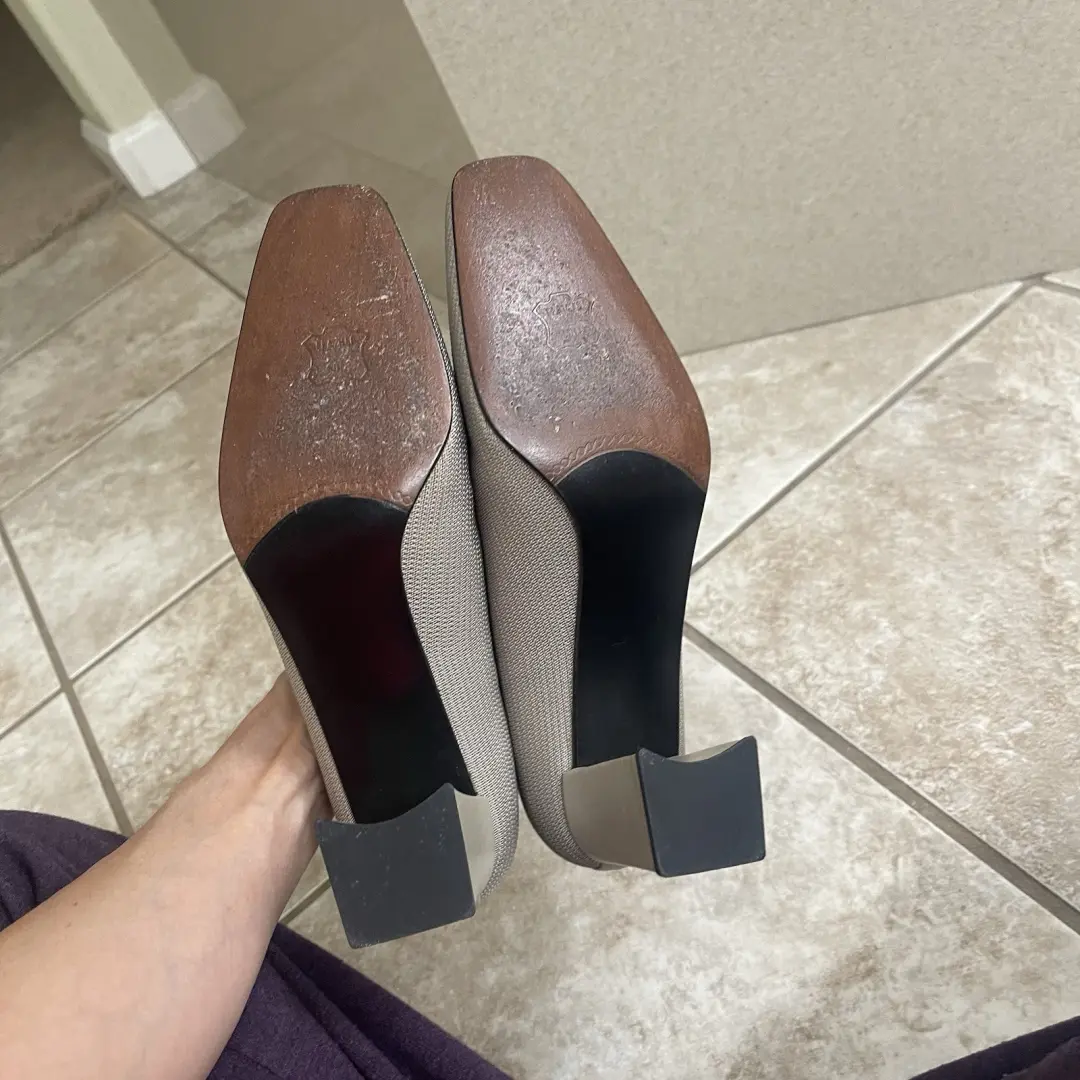 Stuart Weitzman 女式缎面方头高跟鞋高跟鞋灰色 8B 码二手 2x-