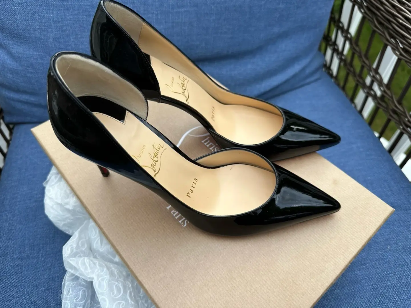 Louboutin Iriza 泵 • 100 毫米 • 36 码 • 黑色专利-