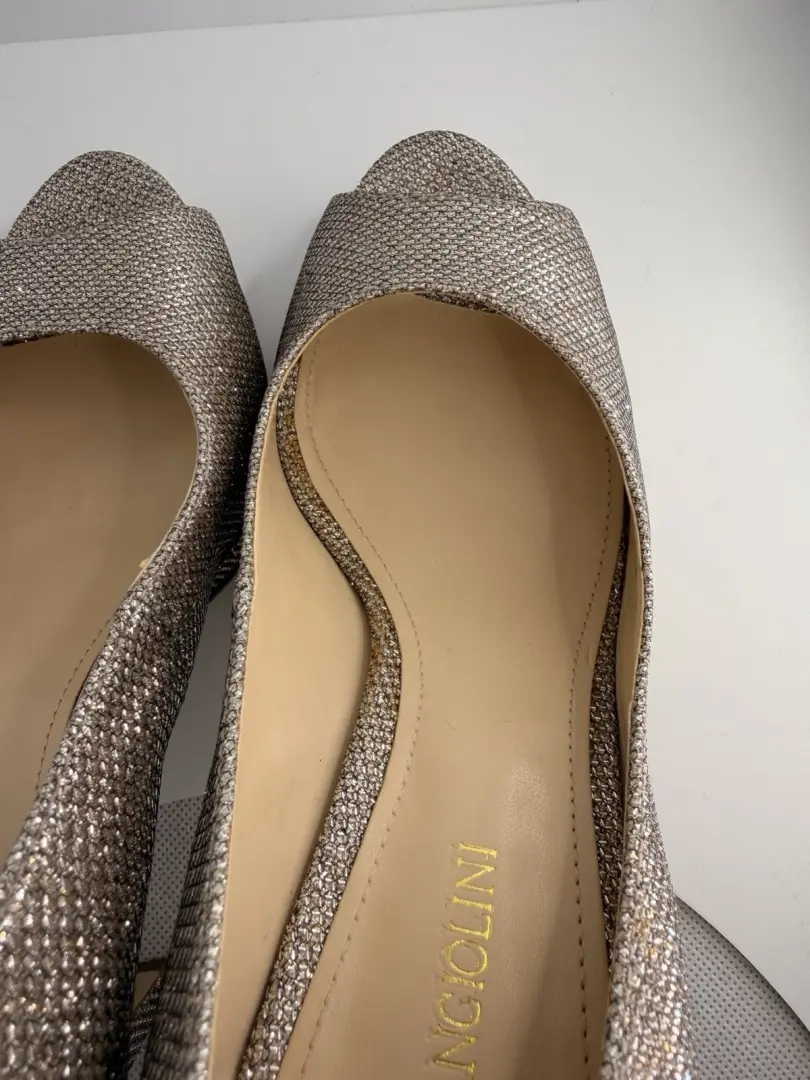 MAKE BEST OFFER | Enzo Angiolini Eademario 金色闪光露趾高跟鞋 8 码-