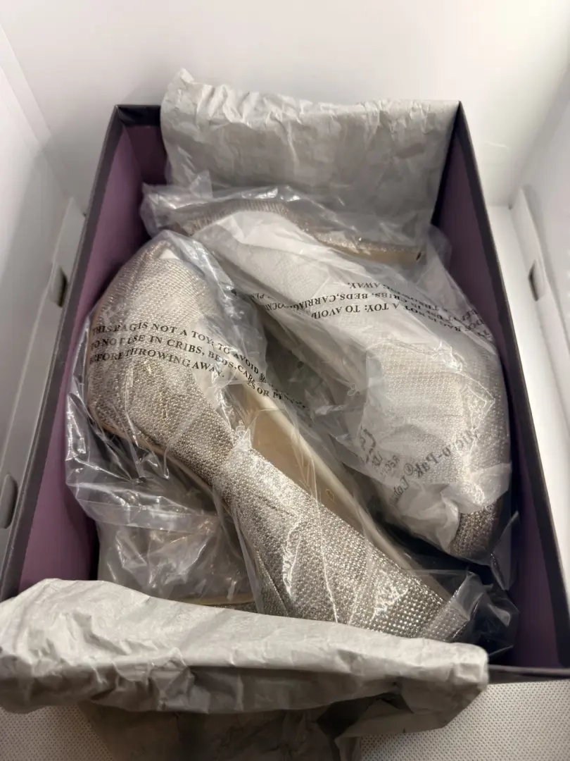 MAKE BEST OFFER | Enzo Angiolini Eademario 金色闪光露趾高跟鞋 8 码-