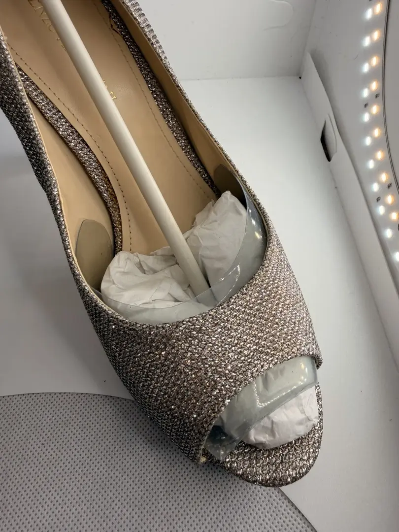 MAKE BEST OFFER | Enzo Angiolini Eademario 金色闪光露趾高跟鞋 8 码-
