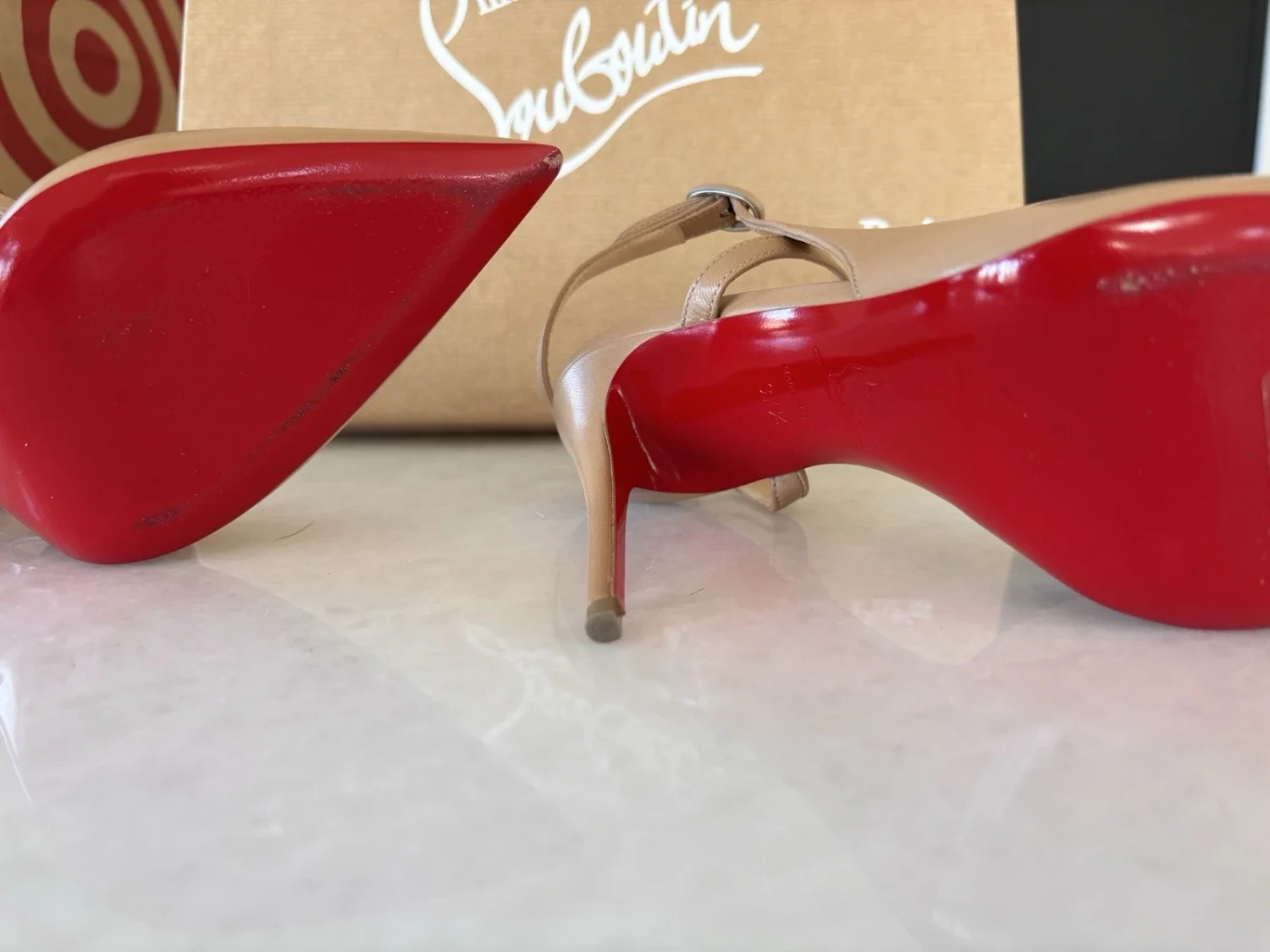 Christian Louboutin 米色皮革绑带尖头皮革高跟鞋扣 7.5-