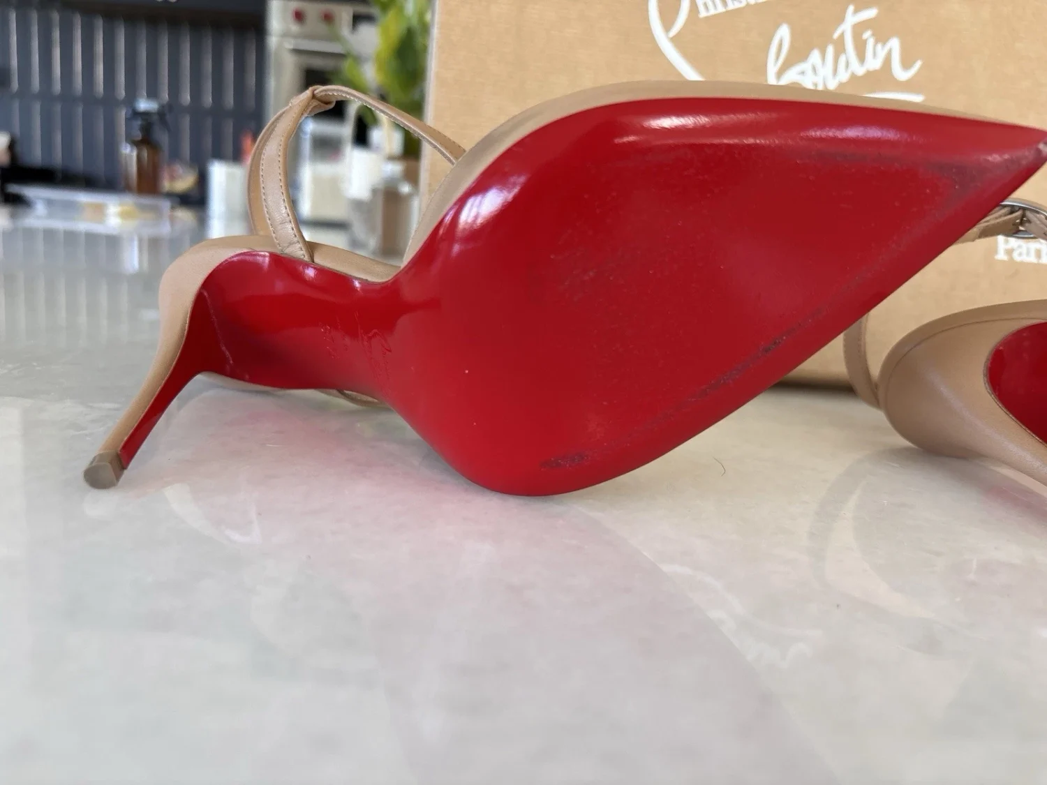 Christian Louboutin 米色皮革绑带尖头皮革高跟鞋扣 7.5-
