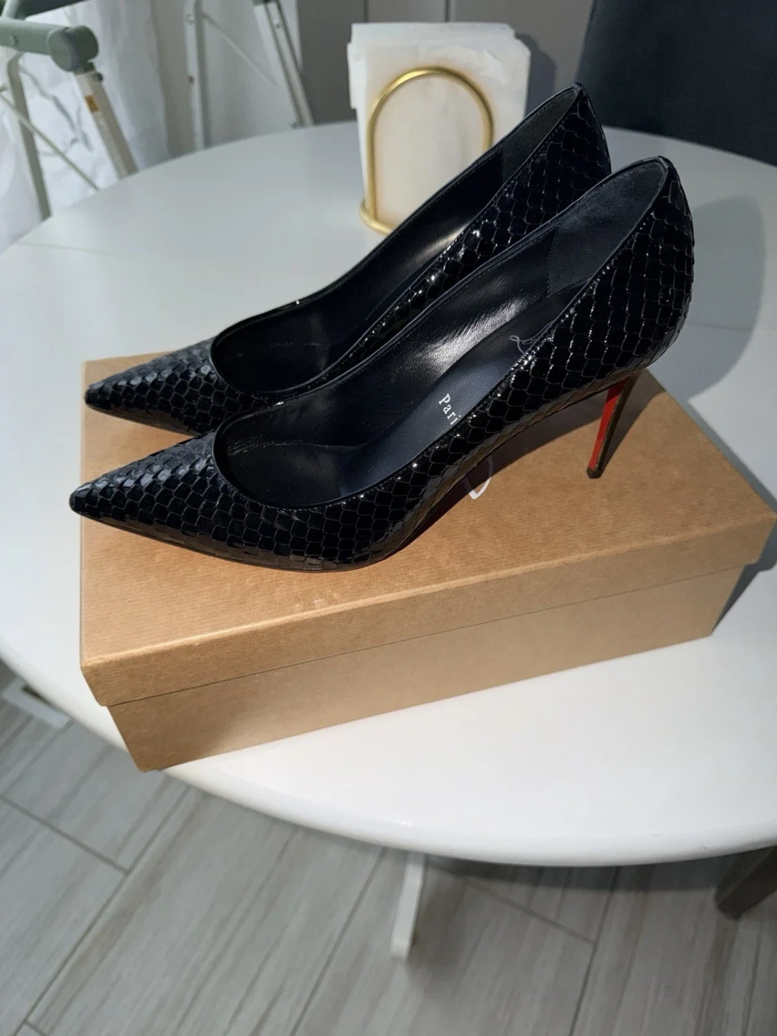 Christian Louboutin 黑色高跟鞋 40 码-