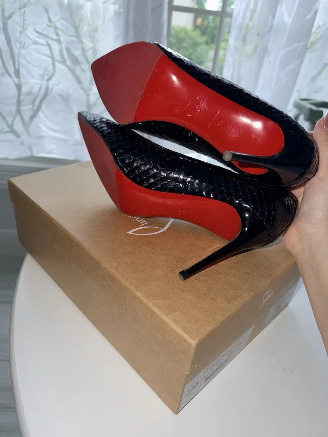 Christian Louboutin 黑色高跟鞋 40 码-