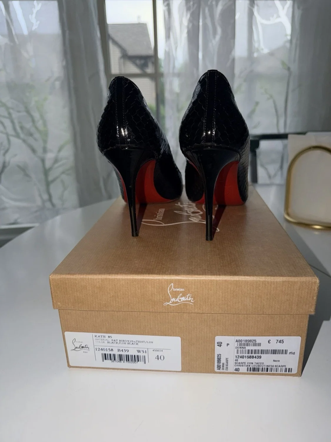 Christian Louboutin 黑色高跟鞋 40 码-