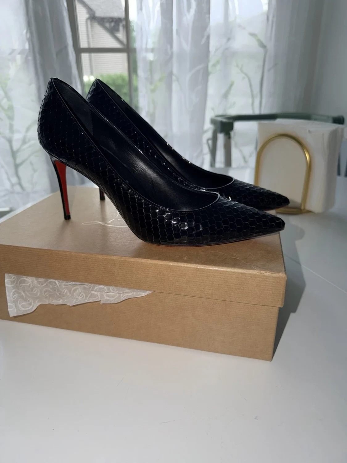 Christian Louboutin 黑色高跟鞋 40 码-