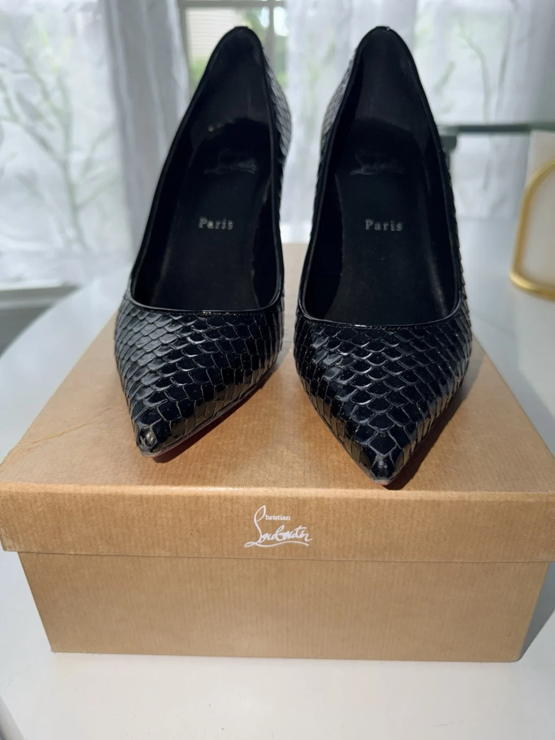 Christian Louboutin 黑色高跟鞋 40 码-