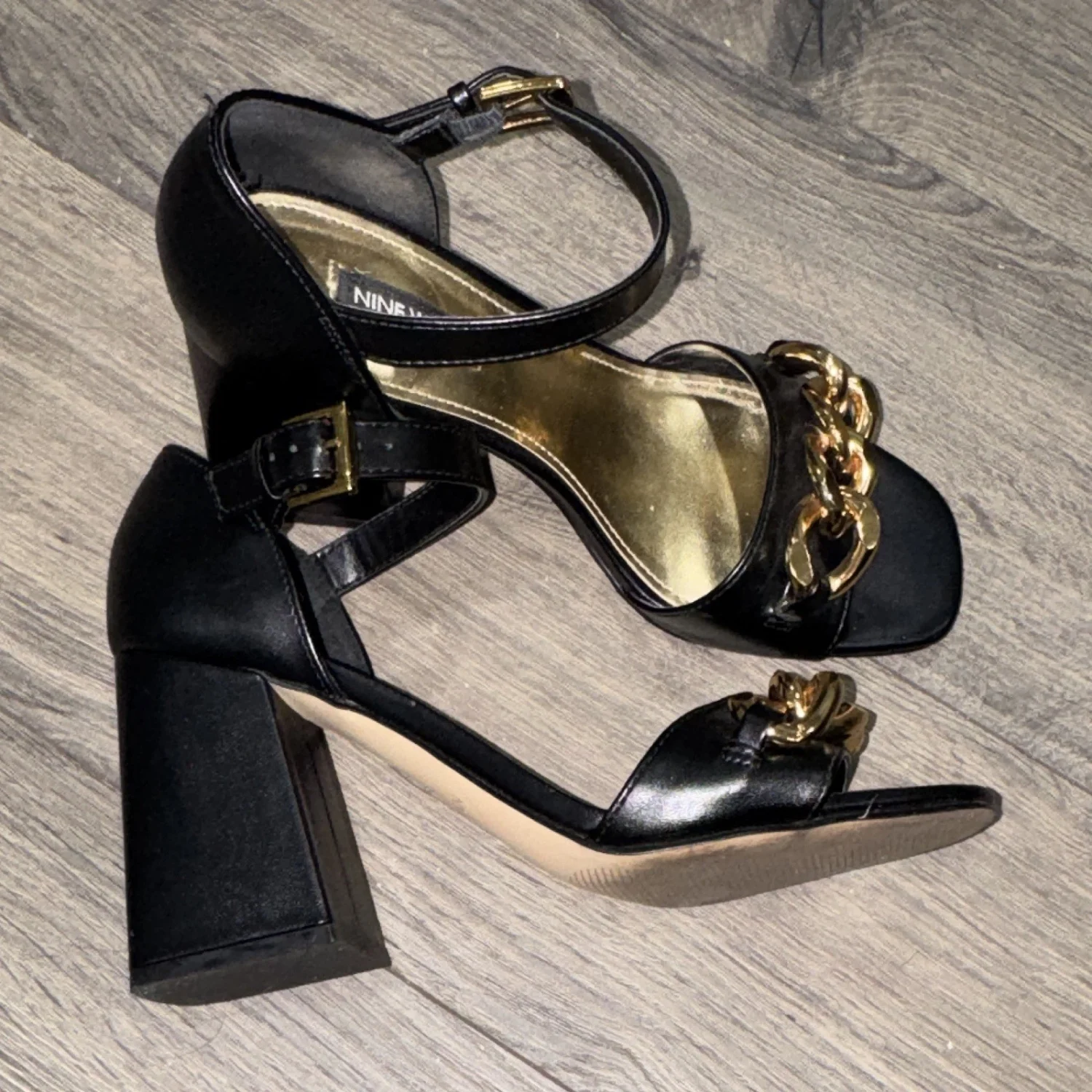 Nine West 女式黑色/金色皮革绑带踝带凉鞋链,7.5-