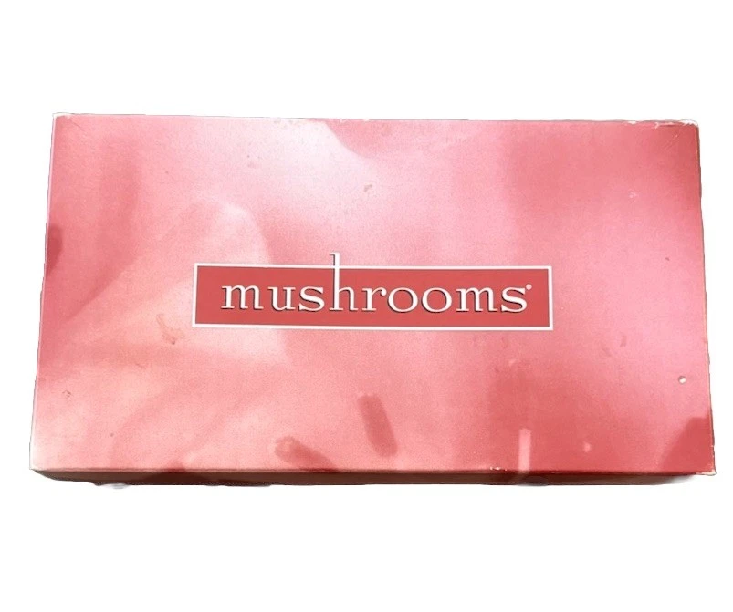 Mushrooms 舒适鞋 米色 Mary Jane 低跟高跟鞋 尺寸 7M 二手状况完好 盒子-