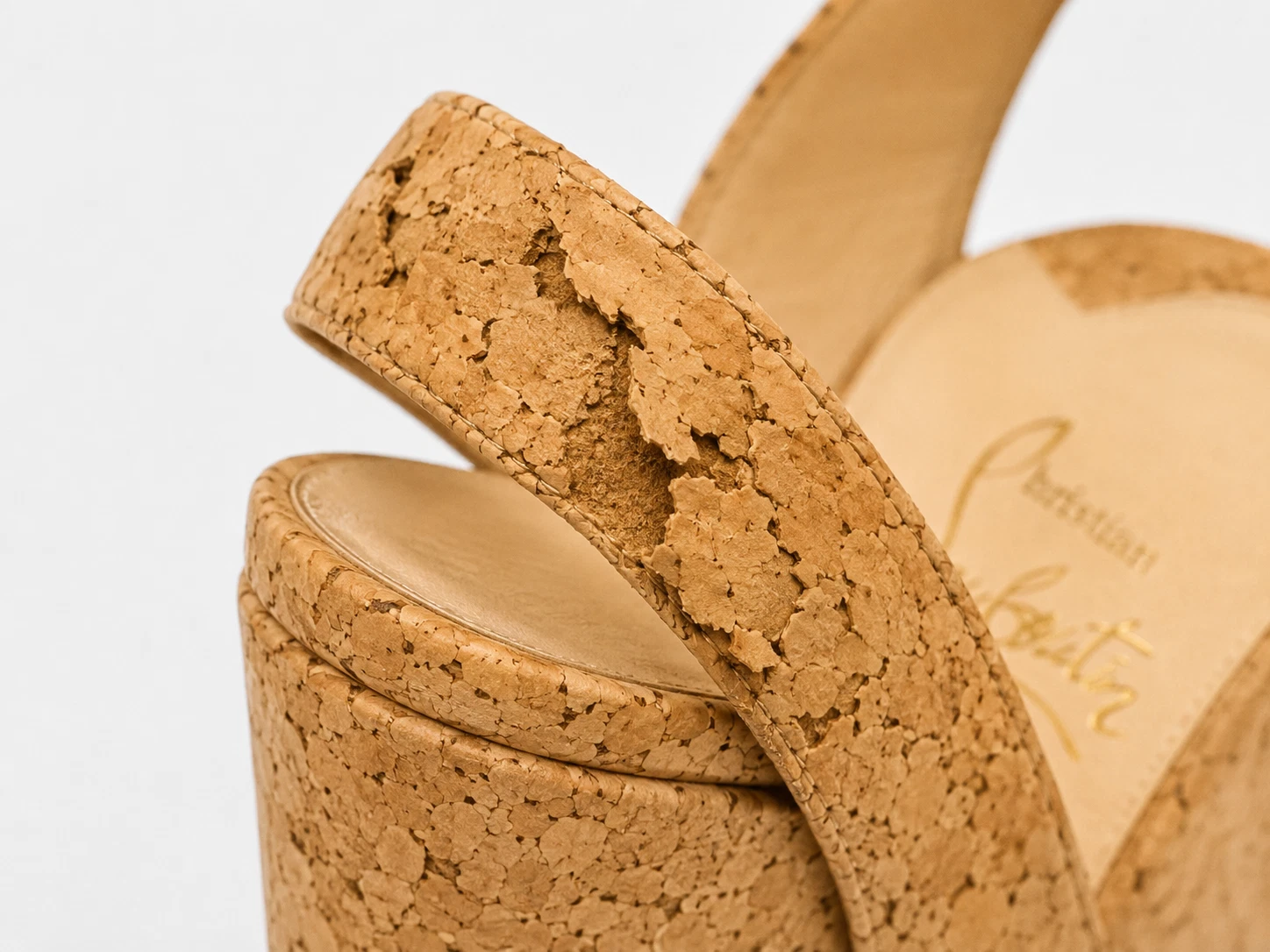 $895 CHRISTIAN LOUBOUTIN 软木楔形凉鞋(35 EU;5 US)二手带缺陷美人-