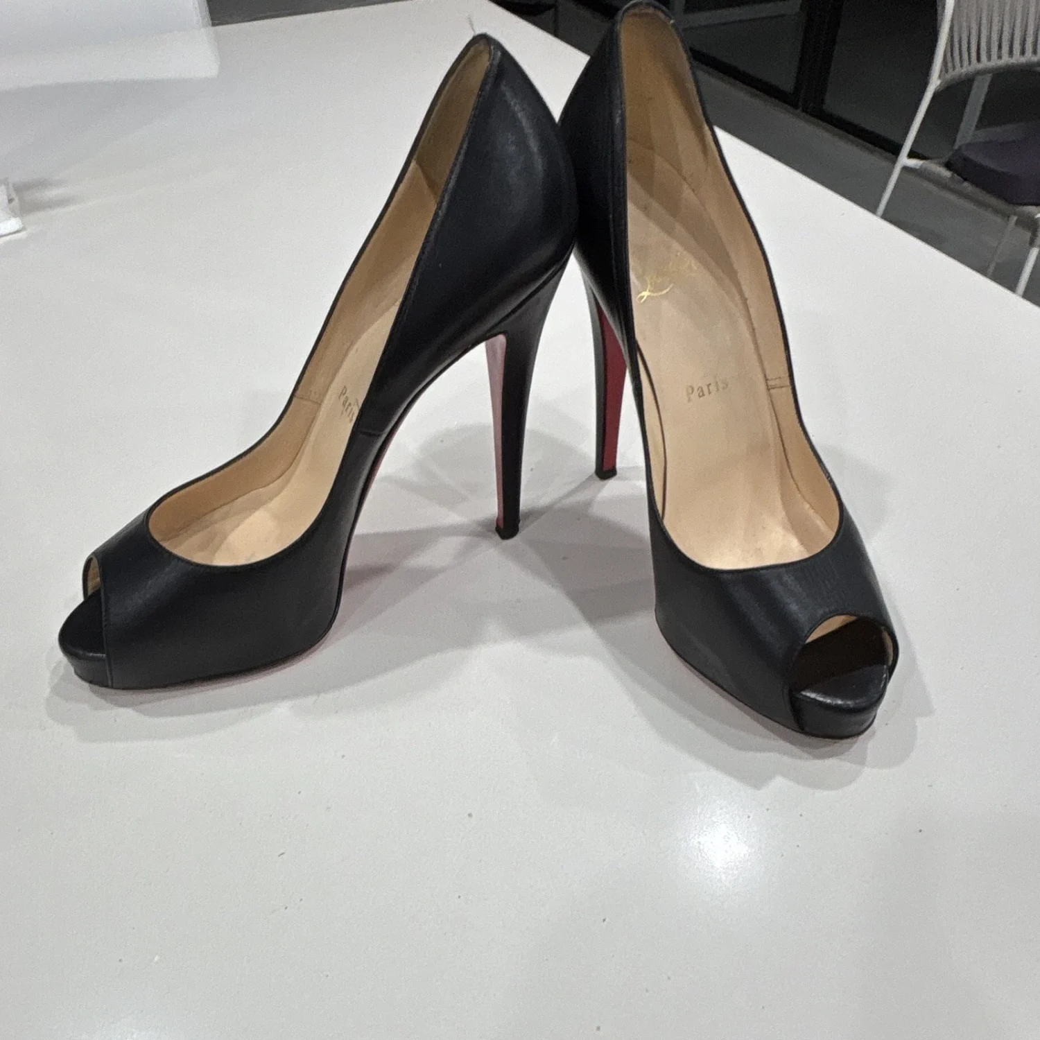 Christian Louboutin 黑色皮革露趾高跟鞋正品 120 毫米 39.5-