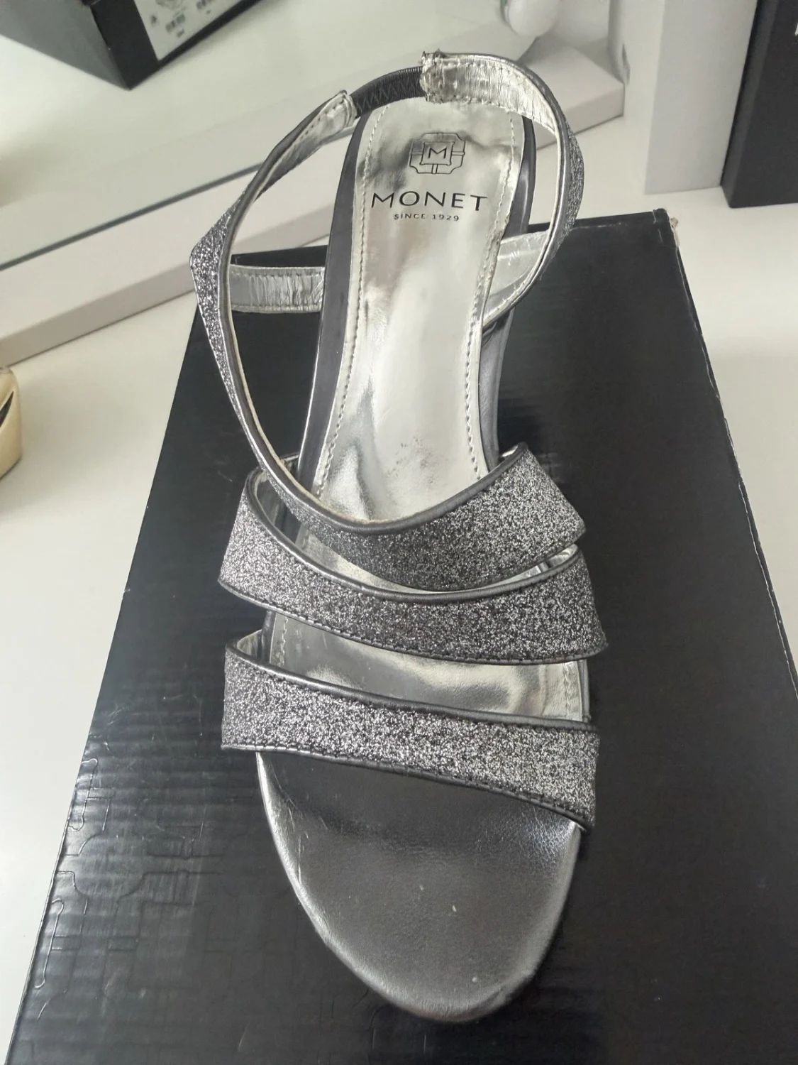 Monet Pewter 闪耀绑带露趾露跟高跟鞋女式 6 M (B)-