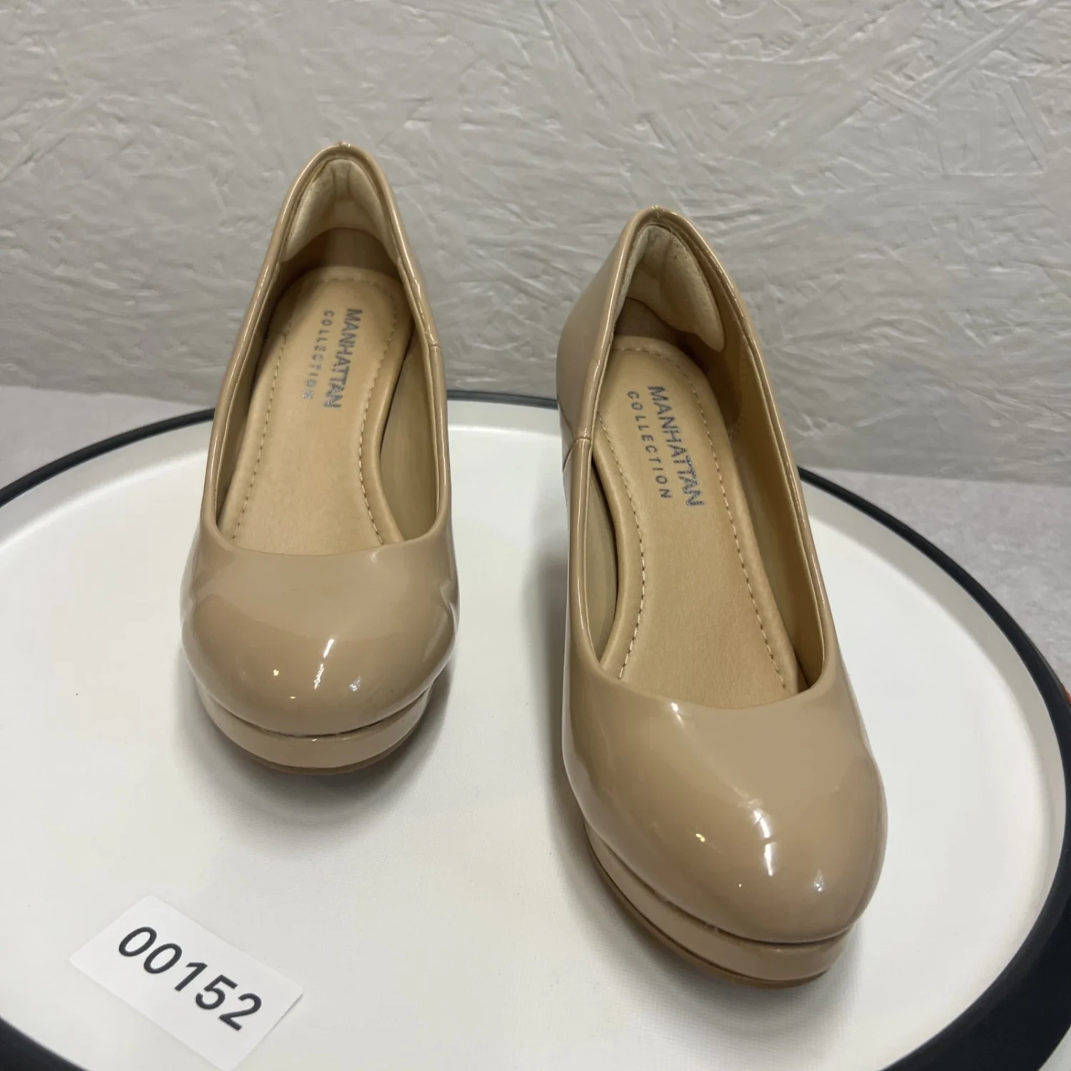 Manhattan Collection Andi Pump 舒适鞋 米色 尺码 6 3 英寸 高跟鞋-