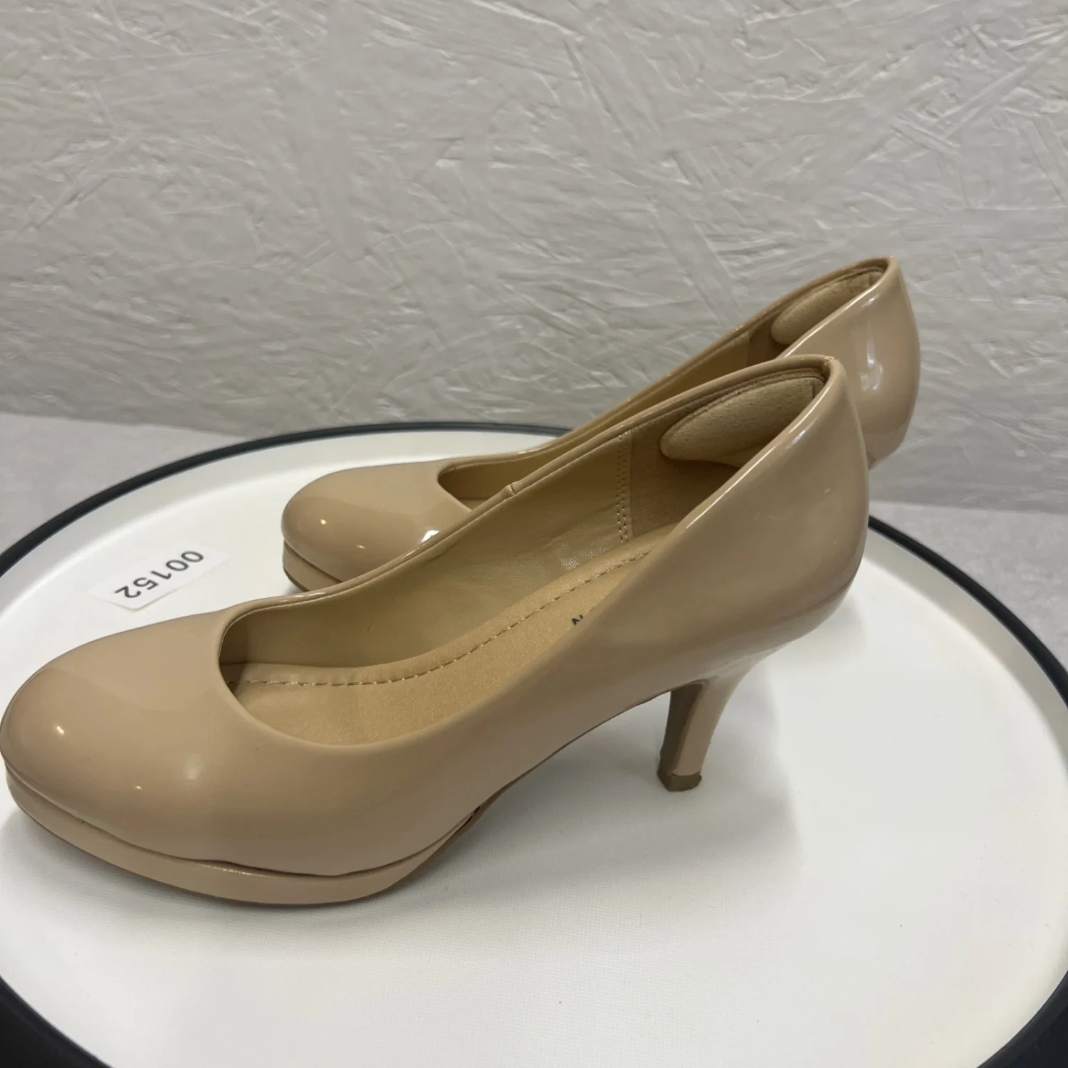 Manhattan Collection Andi Pump 舒适鞋 米色 尺码 6 3 英寸 高跟鞋-