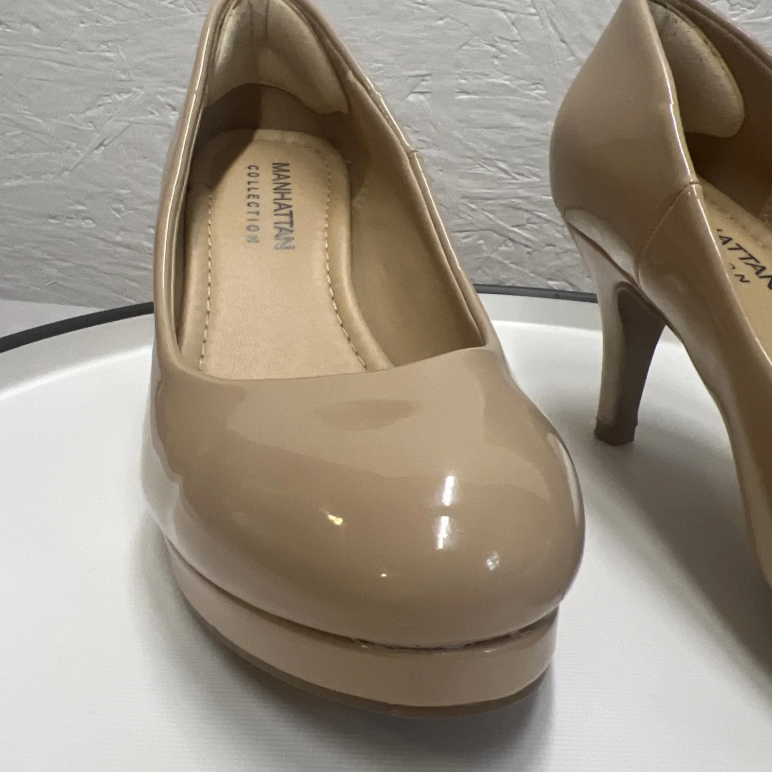 Manhattan Collection Andi Pump 舒适鞋 米色 尺码 6 3 英寸 高跟鞋-