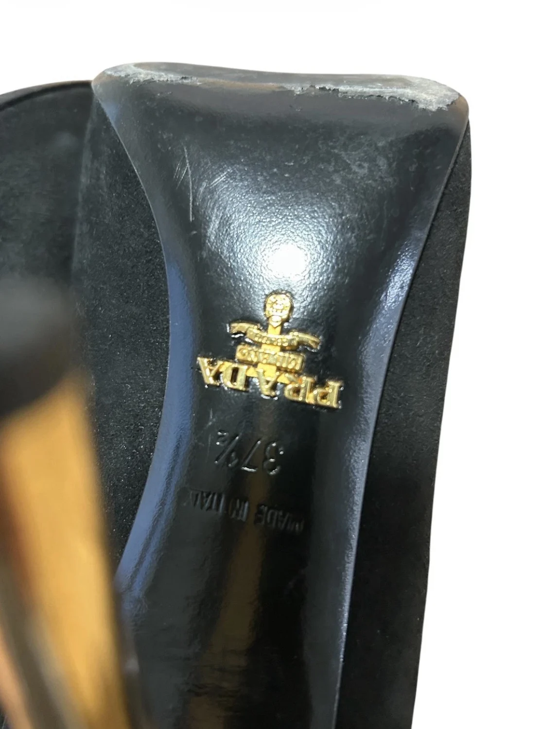 Prada 黑色麂皮绒金属高跟鞋 37.5 码 EU 带盒防尘袋卡-