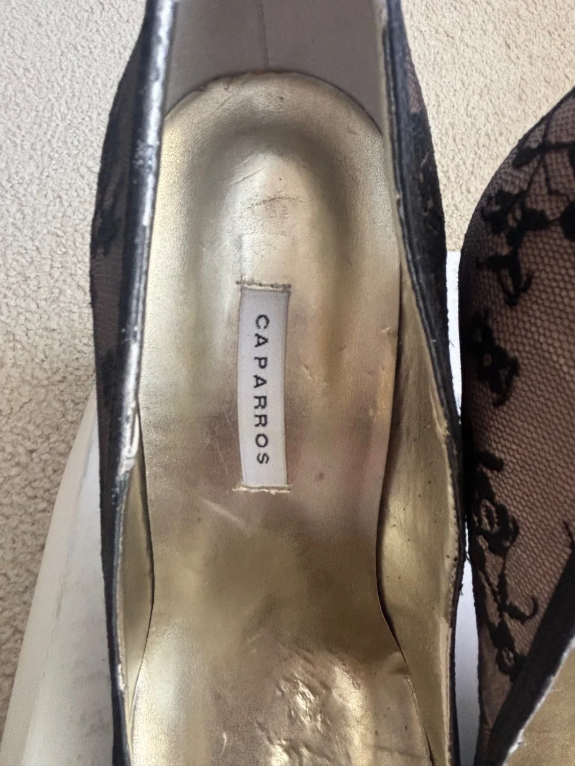Caparros 黑色蕾丝高跟鞋女式 9B 码尖头细高跟鞋透明网眼布-