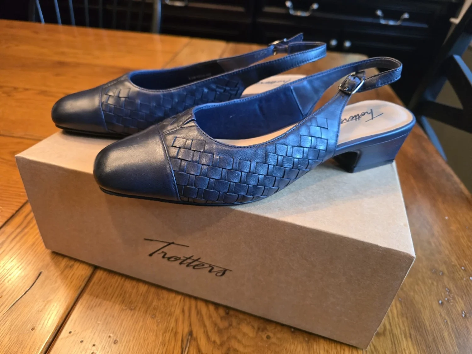 Trotters 女式 DEA 编织泵海军蓝 9.5 M T-2168-400 码-