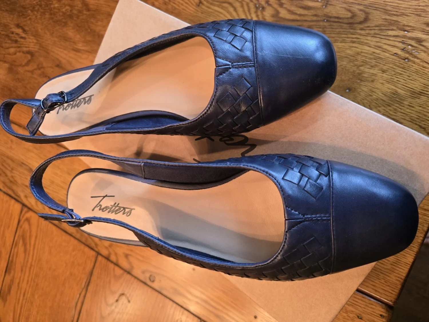 Trotters 女式 DEA 编织泵海军蓝 9.5 M T-2168-400 码-