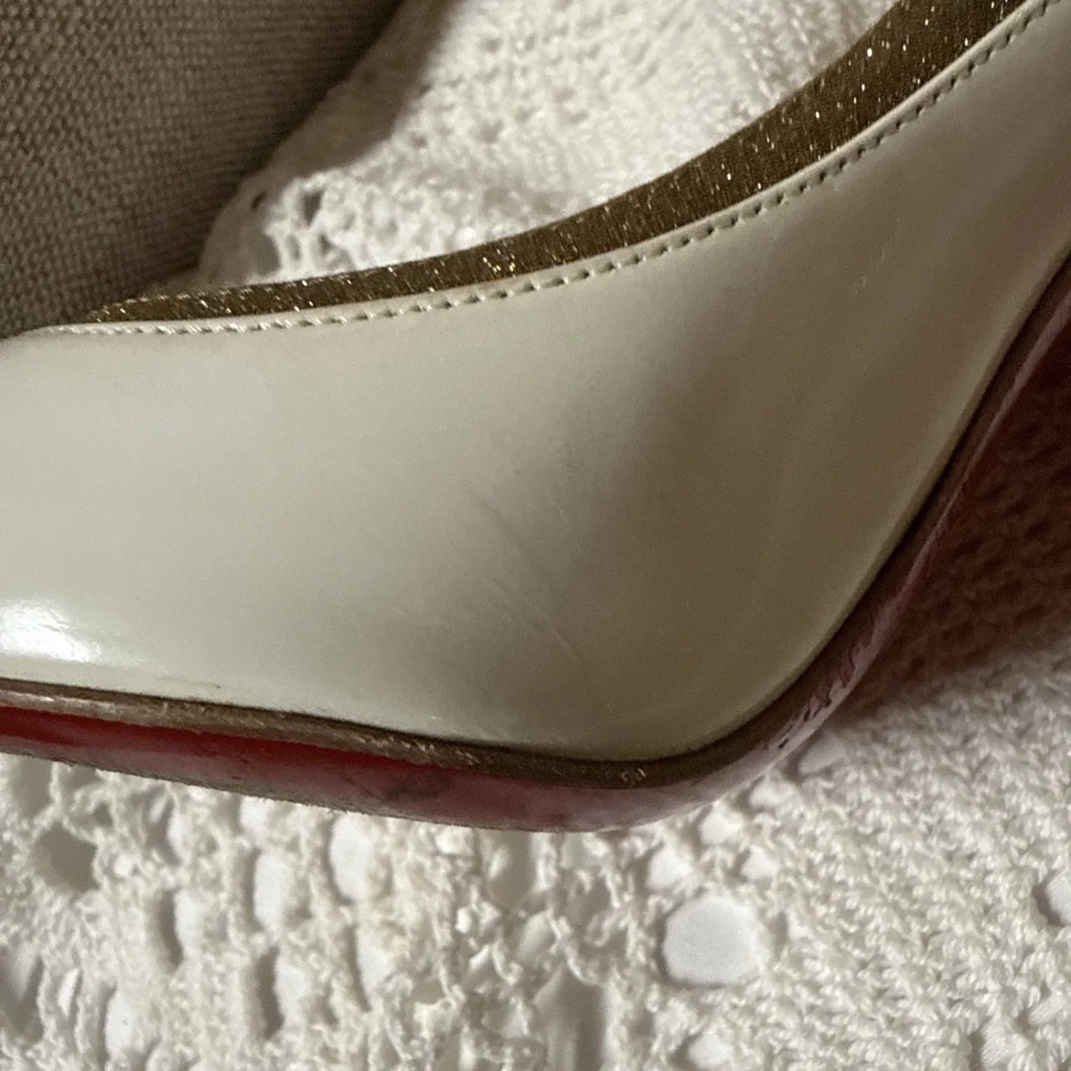 Christian Louboutin女式细跟高跟鞋欧盟37/美国7号-