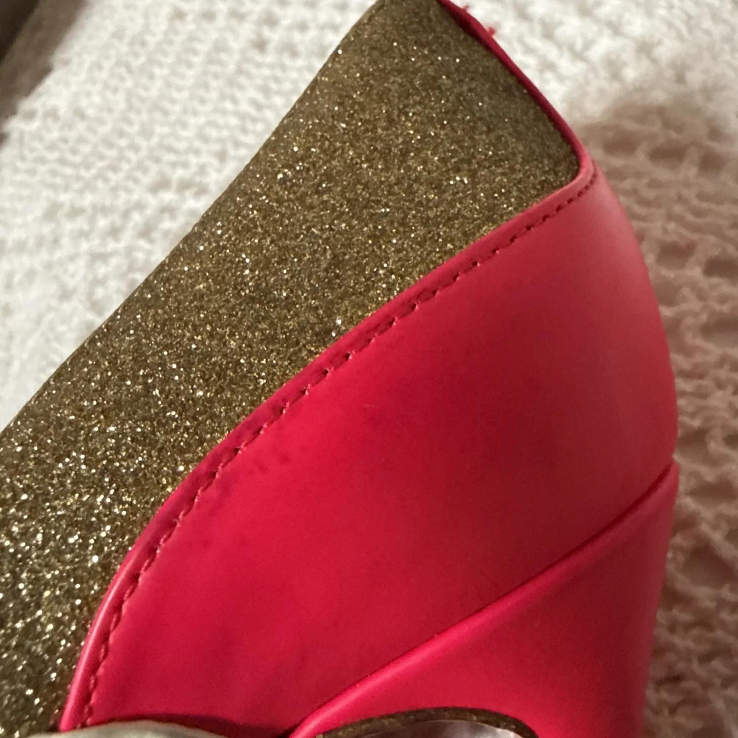 Christian Louboutin女式细跟高跟鞋欧盟37/美国7号-